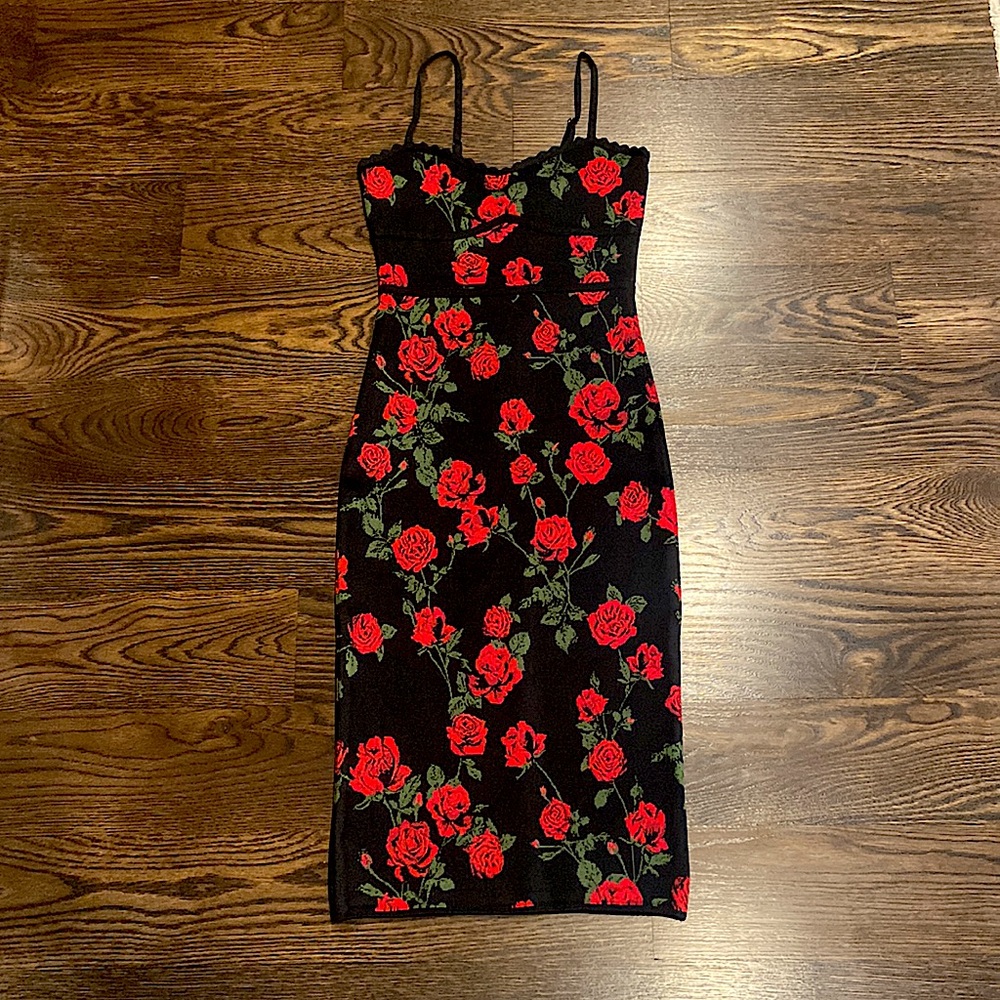BCBG MAXAZRIA BodyCon Rose Dress🌹🖤 Size Small